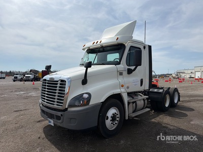 2018 Freightliner Cascadia 125 6x4 T/A Day Cab Truck Tractor