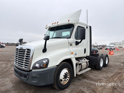 2018 Freightliner Cascadia 125 6x4 T/A Day Cab Truck Tractor