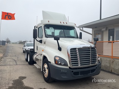 2018 Freightliner Cascadia 125 6x4 T/A Day Cab Truck Tractor