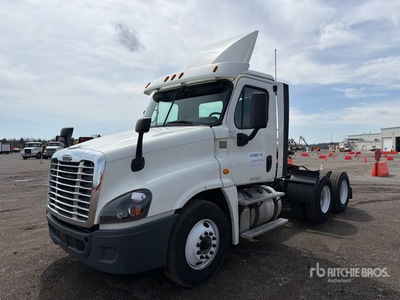 2018 Freightliner Cascadia 125 6x4 T/A Day Cab Truck Tractor