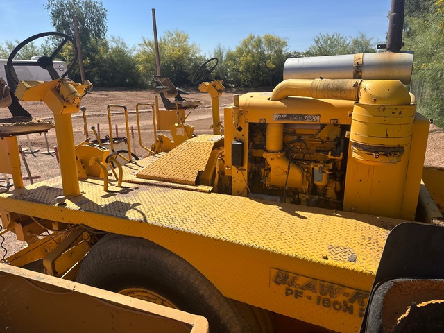 Blaw-Knox PF180H Wheel Asphalt Paver (Inoperable) Blaw-Knox PF180H Wheel Asphalt Paver (Inoperable)