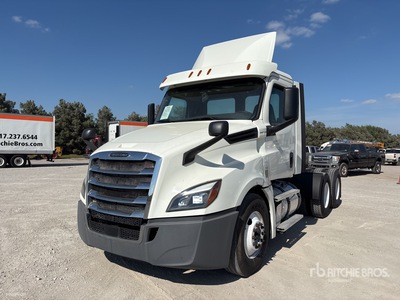2018 Freightliner Cascadia 126 6x4 Ciągnik siodłowy T/A z kabiną dzienną