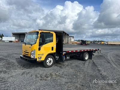 2022 Isuzu NPR 4x2 Camion à Plateau