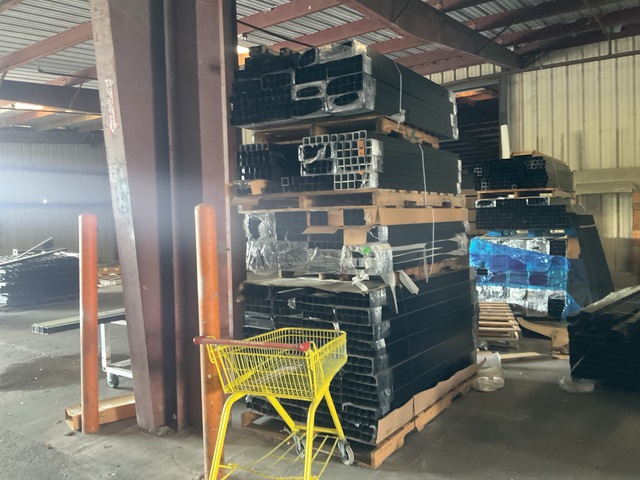 unknown miscellaneous aluminum fencing (Unused)