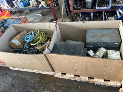 Slimeline Electonic Scale & Qty of Extension Cords Varios, tienda, almacen, consumidor