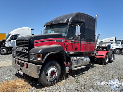 2020 Mack Pinnacle 6x4 T/A Sleeper Truck Tractor