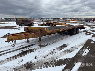 2006 Elite 30 ft T/A Equipment Trailer