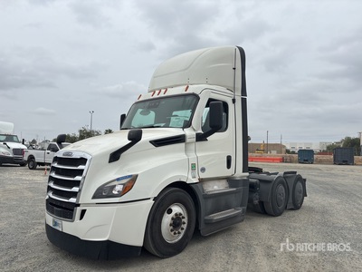 2020 Freightliner Cascadia 126 6x4 T/A Day Cab Truck Tractor