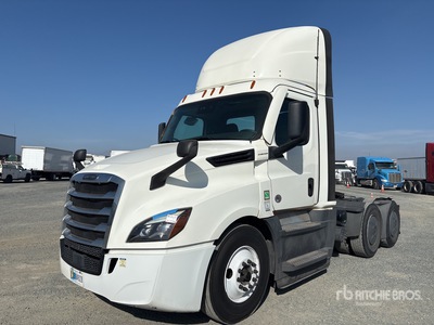 2020 Freightliner Cascadia 126 6x4 T/A Day Cab Truck Tractor