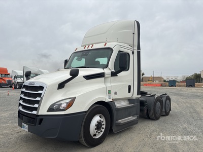 2020 Freightliner Cascadia 126 6x4 T/A Day Cab Truck Tractor