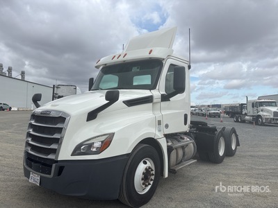 2019 Freightliner Cascadia 126 6x4 T/A Day Cab Truck Tractor
