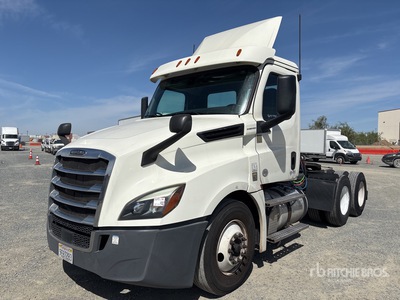 2019 Freightliner Cascadia 126 6x4 T/A Day Cab Truck Tractor