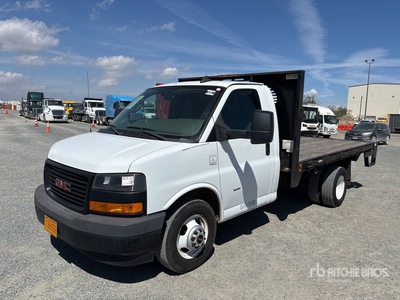 2019 GMC SAVANA 3500 4x2 Flatbed Truck