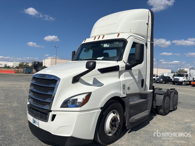 2020 Freightliner Cascadia 126 2020 Freightliner Cascadia 126 6X4 T/A Day Cab Truck Tractor