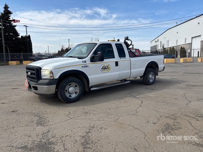 2006 Ford F-250 XL 4x2 Extended Cab Pickup