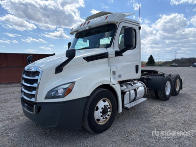 2018 Freightliner Cascadia 126 6x4 T/A Dagcabine Trekker
