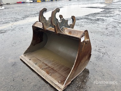 RF 60 in Q/C Cleanup Excavator Bucket - Fits Case CX145C SR