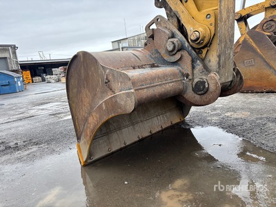 RF 72 in Q/C Cleanup Excavator Bucket - Fits Cat 323