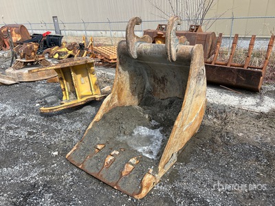 RF 44 in Q/C Digging Excavator Bucket - Fits John Deere 350G LC