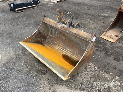 TT 48 in Q/C Cleanup Excavator Bucket - Fits Kubota KX057-5