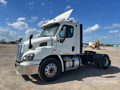 2017 Freightliner Cascadia 113 4x2 S/A Day Cab Truck Tractor