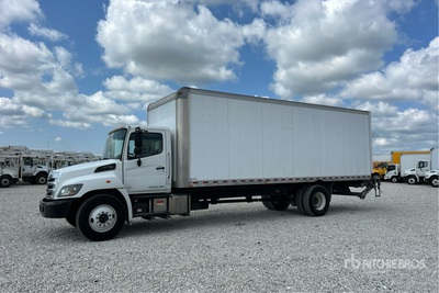 2019 Hino 268 4x2 Camion fourgon