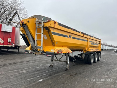 2019 Manac 44332A000 32 ft Tri/A End Dump Trailer