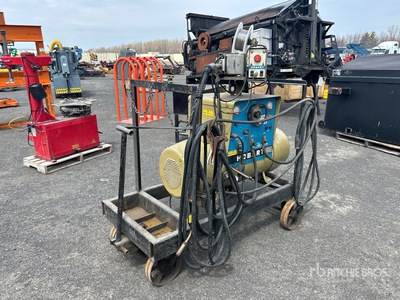 Hobart MCC-610 600 A Mobile MIG を見 Welder - Electric