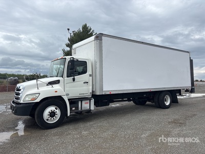 2014 Hino 338 4x2 Van Truck