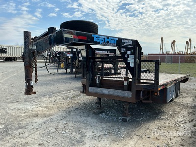 2011 Top Hat 13680 lb 17 ft T/A Gooseneck Equipment Trailer