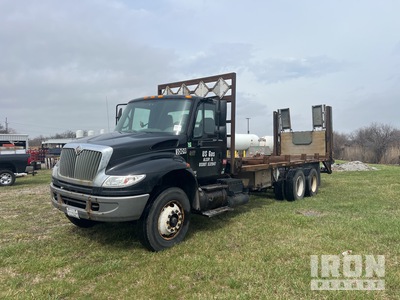 2006 International 4400 6x4 pressure tanks pallets transport Flatbed Truck