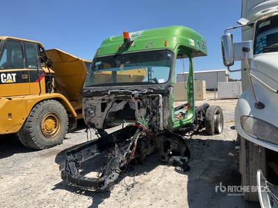 2020 Freightliner Cascadia 126 Tractocamion con Dormitorio (INOPERABLE) / Sleeper Truck Tractor (Inoperable)