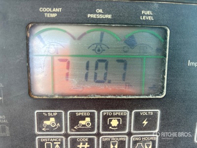 2013 John Deere 8260R 4WD Tractor