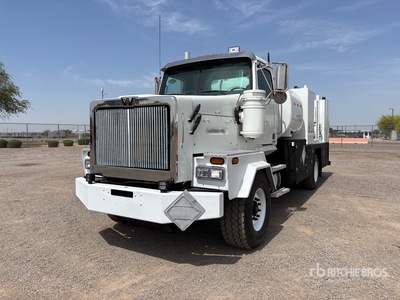 2014 Western Star 4900 XD 4x2 Fuel and Lube Truck