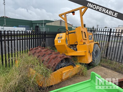 1990 Super Pac 540PC Compacteur à tambour à pieds dameurs (Inoperable)