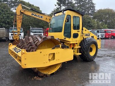 2005 Cat SV512T-E Walzenzug mit Stampffußbandage