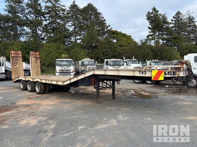1997 TRT Tri/A Single Drop 12.3 m Lowboy Trailer