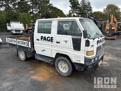 2000 Daihatsu Delta V57PWSL 4x2 Crew Cab Flatbed Truck