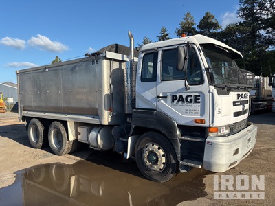 2005 Nissan Diesel CW440 6x4 Camion à benne basculante D/E