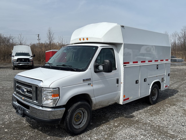 2017 Ford E-350 4x2 Utility Truck