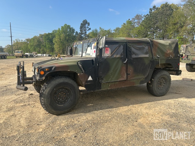 AM General M1097R1 HMMWV 4 Door Soft Top w/Truck Body