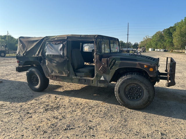 AM General M1097R1 HMMWV 4 Door Soft Top w/Truck Body