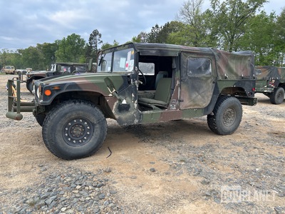 AM General M1097R1 HMMWV 4 Door Soft Top w/Truck Body