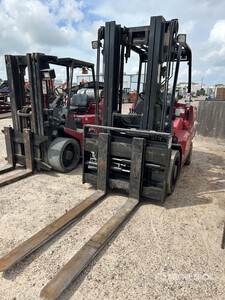 2000 Hoist F180 18000 lb Forklift