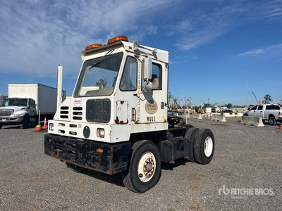 2002 Capacity TJ5000 4x2 Spotter Truck