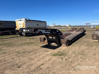 2005 Eager Beaver 35 ton T/A Removable Gooseneck Lowboy Trailer