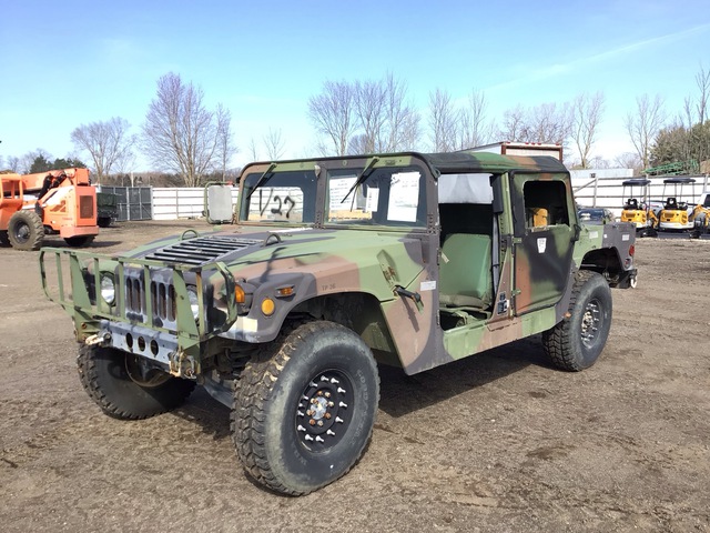 2006 AM General M1097R1 HMMWV 4 Door Soft Top w/Truck Body