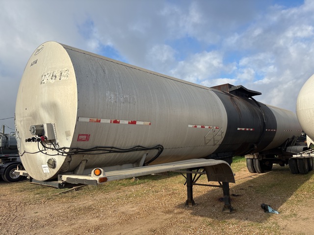 2005 E.D. Etnyre T/A 7250 gal Asphalt Tank Trailer