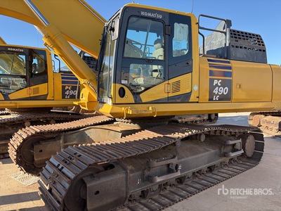2016 Komatsu PC490LC-11 Tracked Excavator