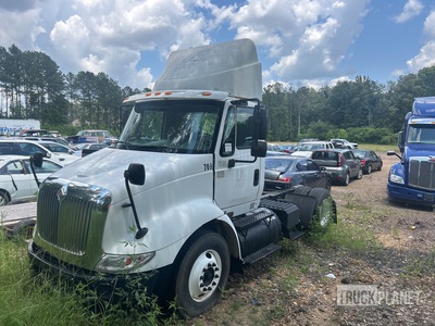 2006 International 8600 4x2 S/A Day Cab Truck Tractor